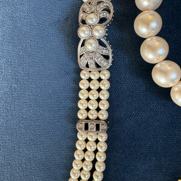 Set 3 Pearl necklaces/choker & 1 bracelet. Very Jackie Kennedy Style Timeless - Picture 7 of 10